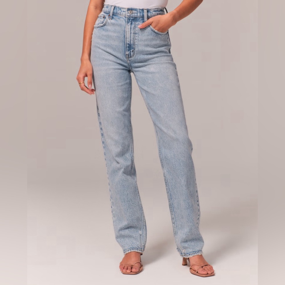 Abercrombie&Fitch The ‘90s Straight Ultra HighRise Curve Love Jeans Size 32/14s